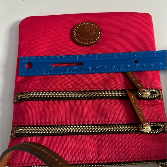 ❤️❤️Dooney & Bourke Red Canvas Crossbody -❤️❤️ - Picture 5 of 11